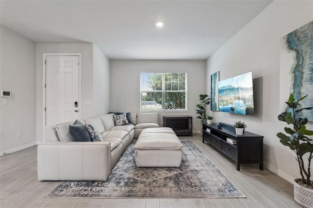 For Sale: $400,000 (3 beds, 2 baths, 1807 Square Feet)