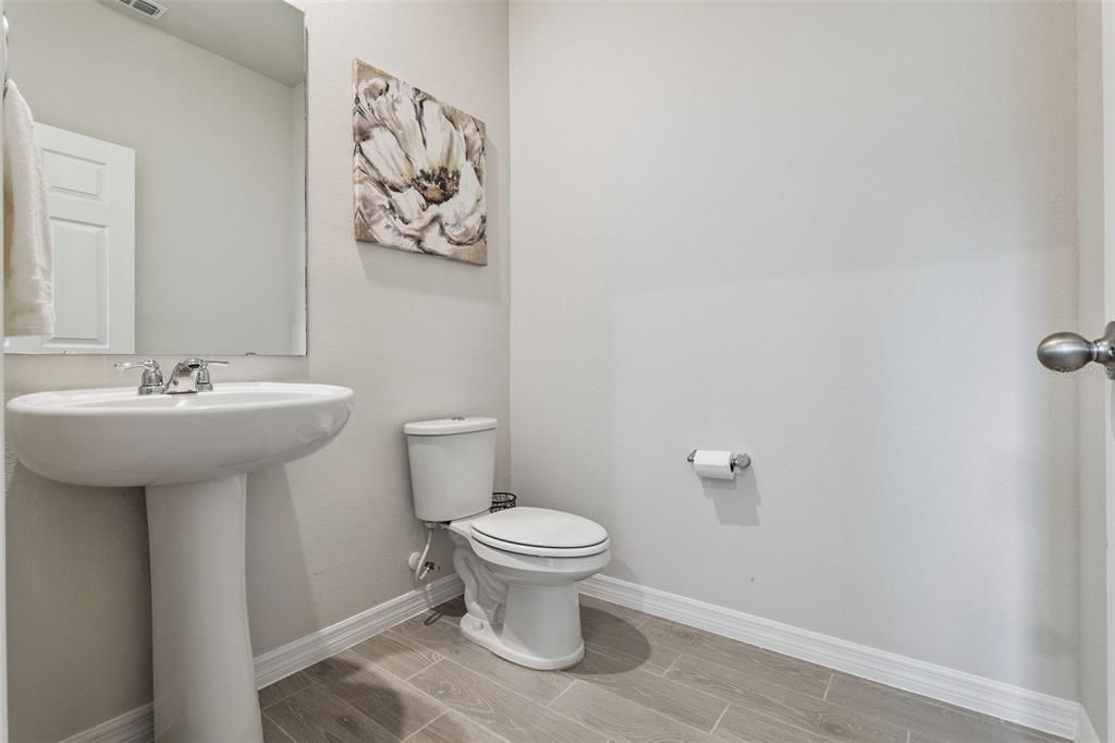 For Sale: $400,000 (3 beds, 2 baths, 1807 Square Feet)