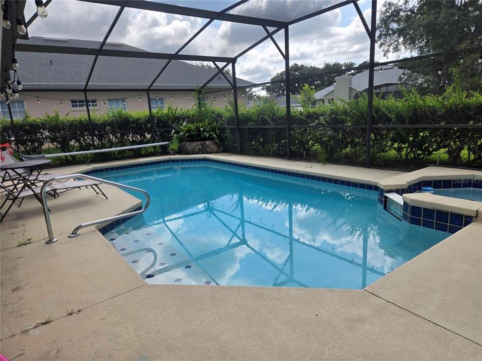 For Sale: $389,000 (3 beds, 2 baths, 1895 Square Feet)