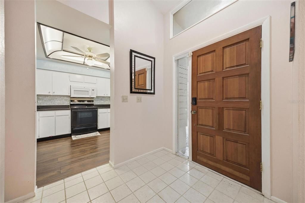 На продажу: $369,900 (2 спален, 2 ванн, 1620 Квадратных фут)
