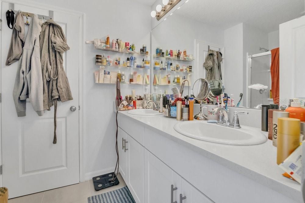 For Rent: $3,200 (5 beds, 3 baths, 2396 Square Feet)