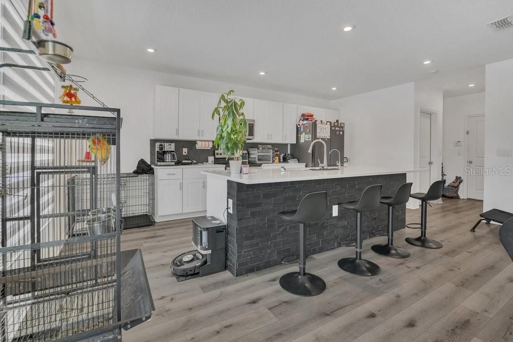 For Rent: $3,200 (5 beds, 3 baths, 2396 Square Feet)