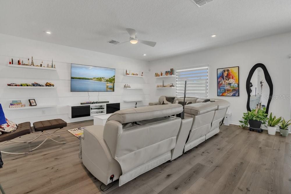 For Rent: $3,200 (5 beds, 3 baths, 2396 Square Feet)