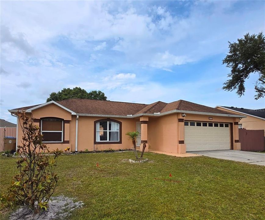 For Sale: $280,000 (3 beds, 2 baths, 1464 Square Feet)