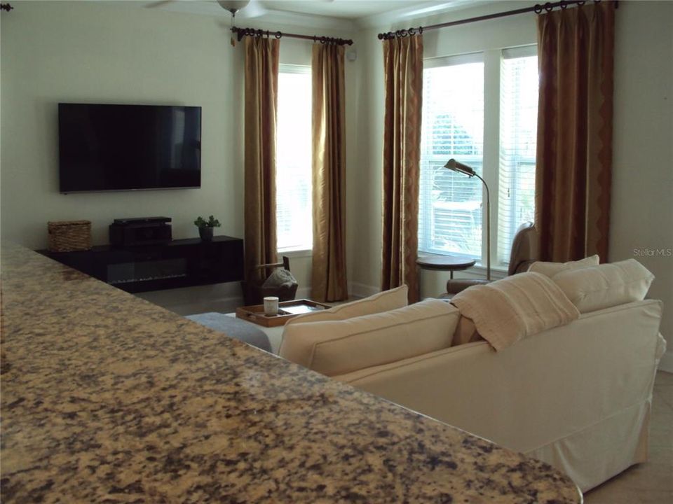 En Venta: $399,900 (3 camas, 2 baños, 1898 Pies cuadrados)