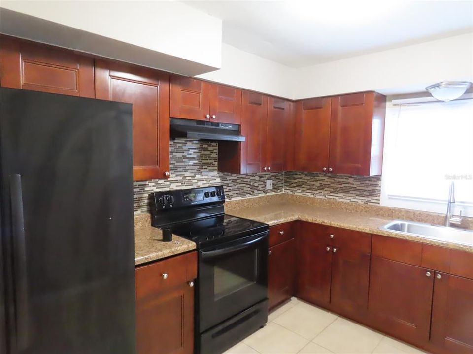 En Venta: $330,000 (3 camas, 2 baños, 1302 Pies cuadrados)