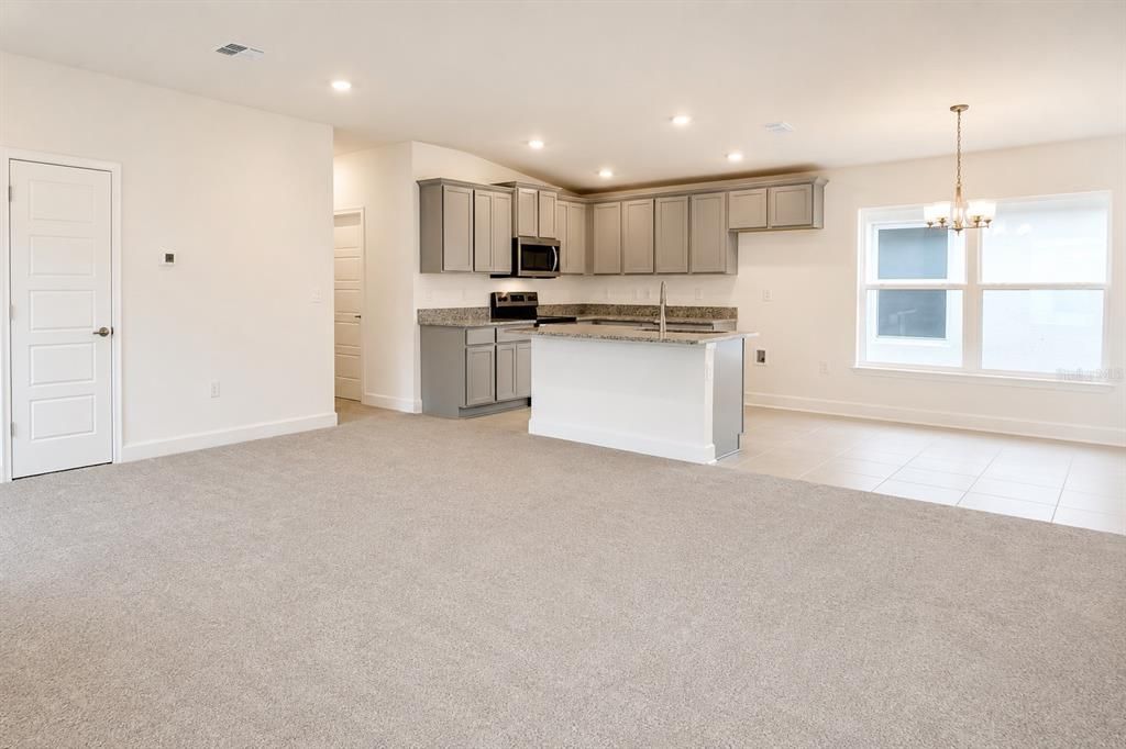 For Sale: $381,900 (3 beds, 2 baths, 1515 Square Feet)