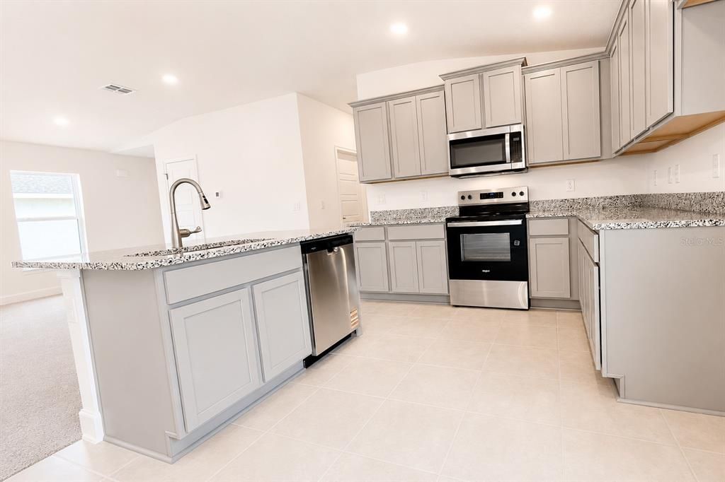 For Sale: $381,900 (3 beds, 2 baths, 1515 Square Feet)