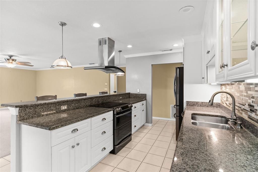 For Sale: $345,000 (2 beds, 2 baths, 1861 Square Feet)