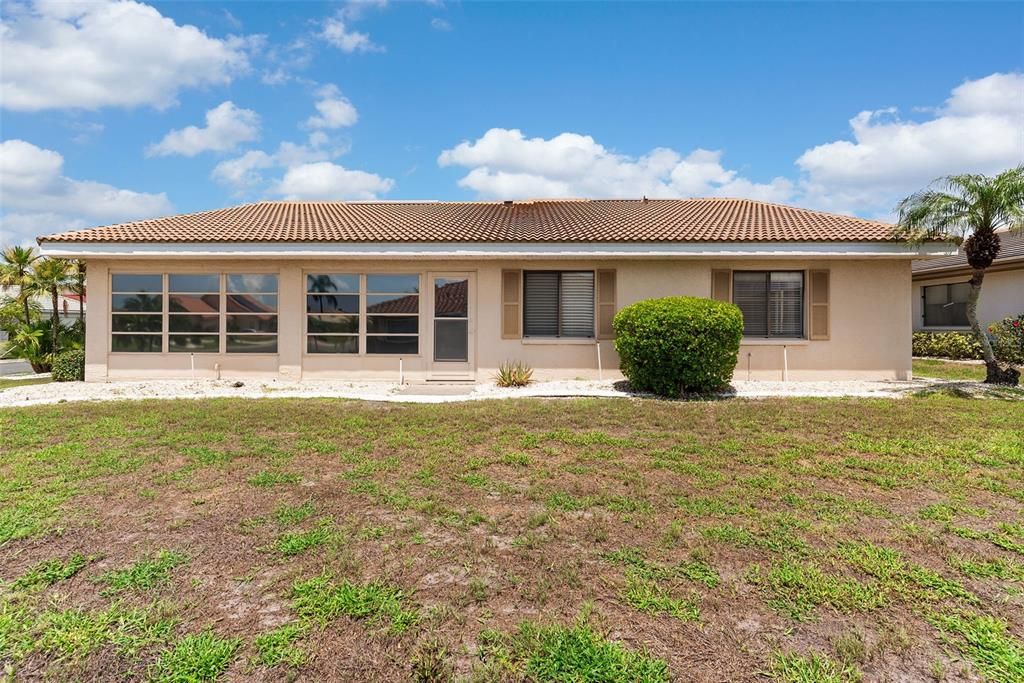 For Sale: $345,000 (2 beds, 2 baths, 1861 Square Feet)
