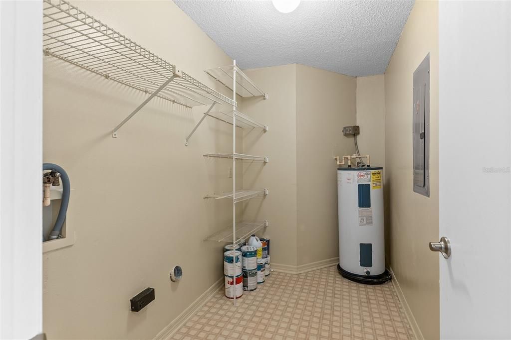 For Sale: $345,000 (2 beds, 2 baths, 1861 Square Feet)