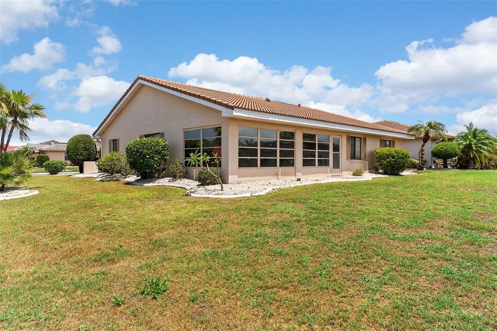 For Sale: $345,000 (2 beds, 2 baths, 1861 Square Feet)