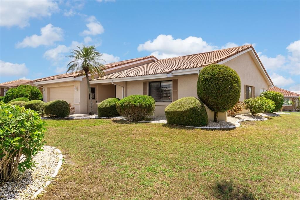 For Sale: $345,000 (2 beds, 2 baths, 1861 Square Feet)