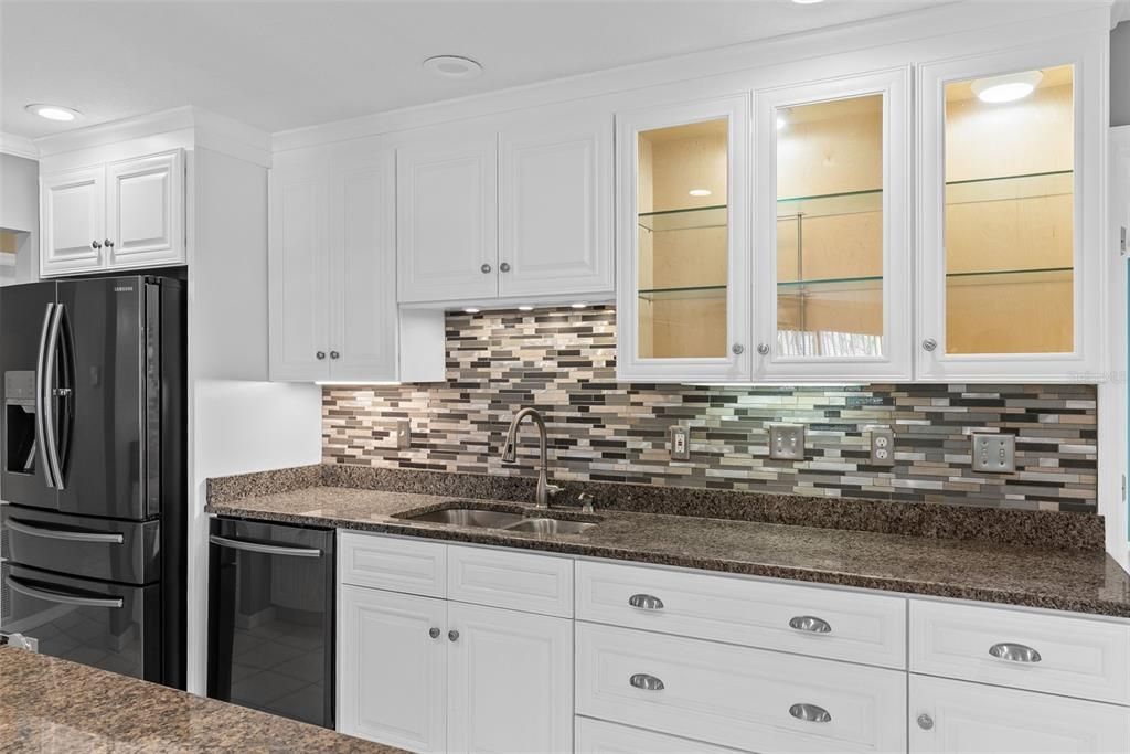 For Sale: $345,000 (2 beds, 2 baths, 1861 Square Feet)