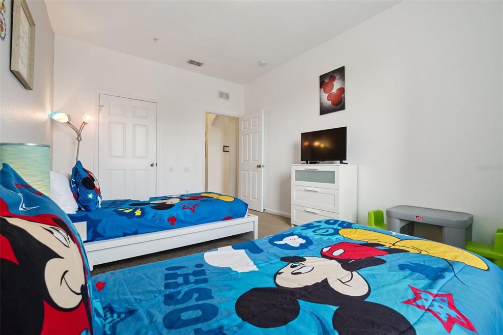 En Venta: $240,000 (2 camas, 2 baños, 1081 Pies cuadrados)