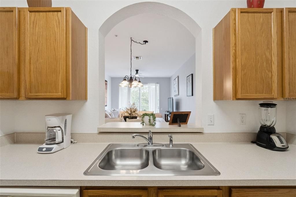En Venta: $240,000 (2 camas, 2 baños, 1081 Pies cuadrados)