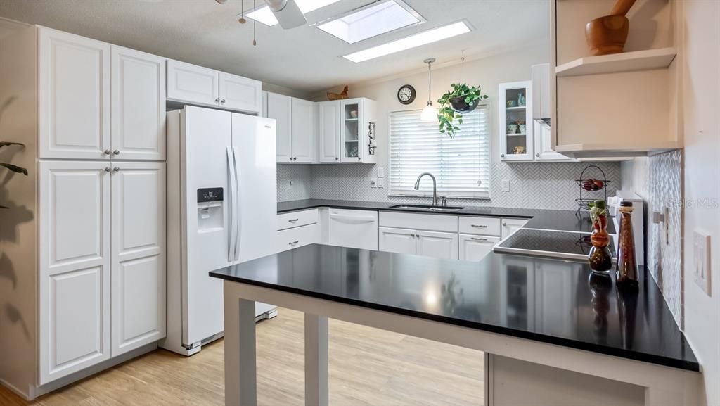 En Venta: $224,900 (2 camas, 2 baños, 1248 Pies cuadrados)