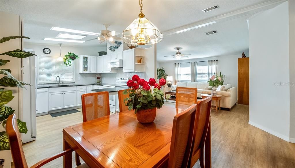 En Venta: $224,900 (2 camas, 2 baños, 1248 Pies cuadrados)