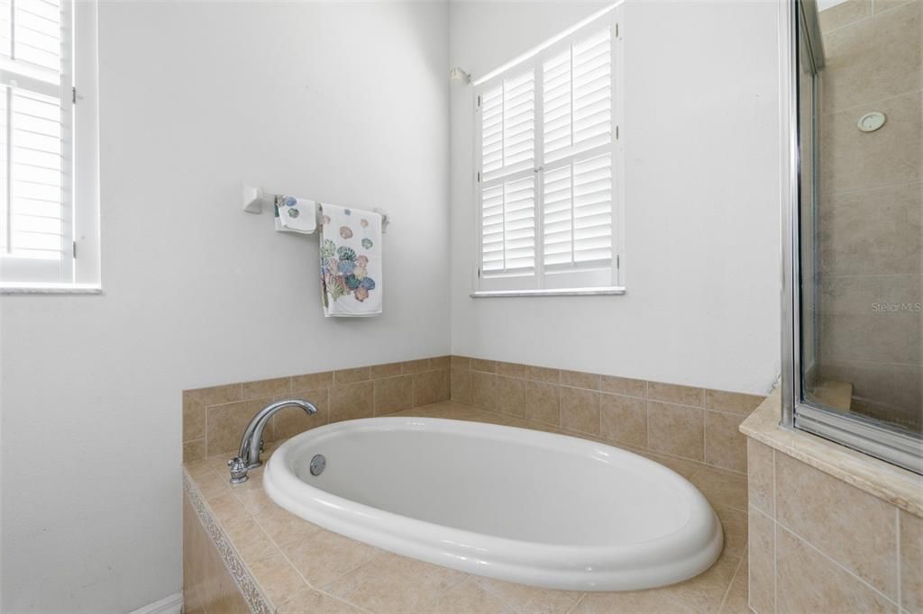 For Sale: $339,900 (3 beds, 2 baths, 1863 Square Feet)