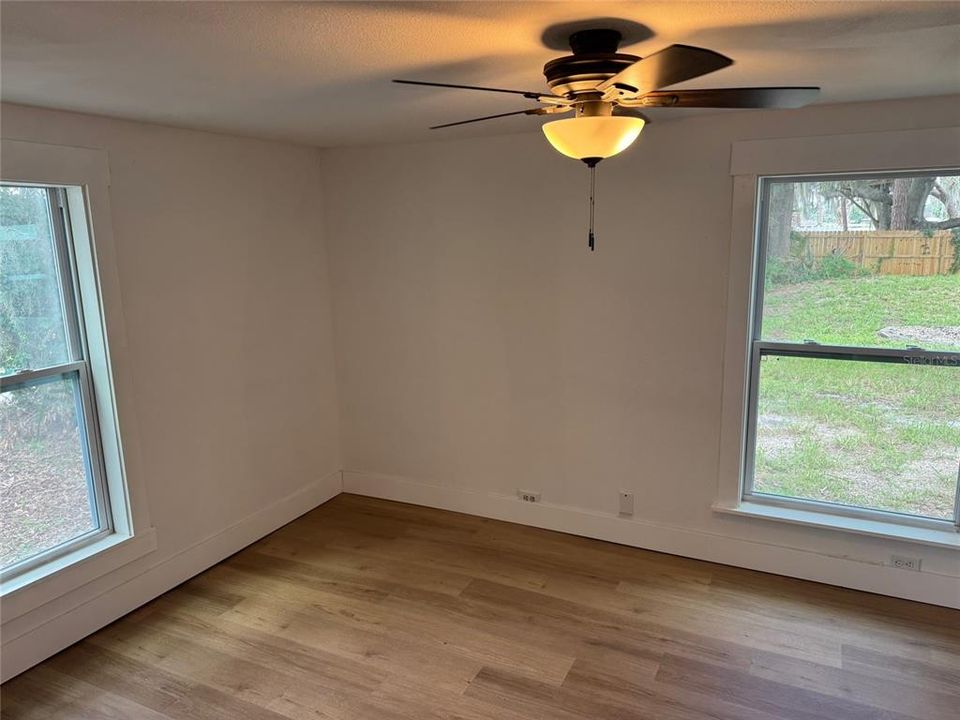 En Venta: $271,000 (3 camas, 2 baños, 1264 Pies cuadrados)