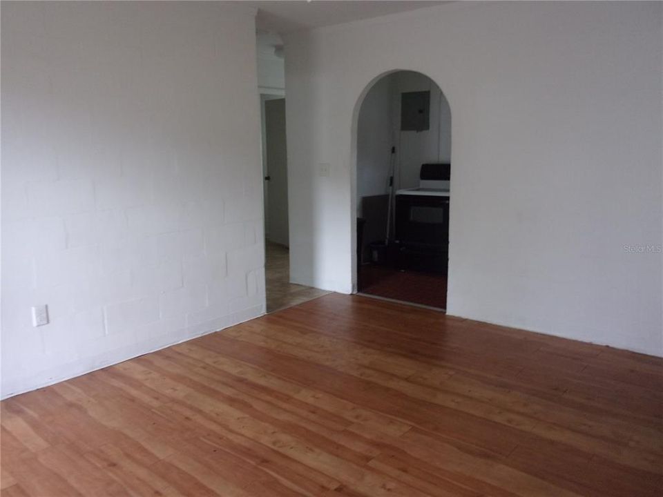 Activo con contrato: $950 (1 camas, 1 baños, 550 Pies cuadrados)