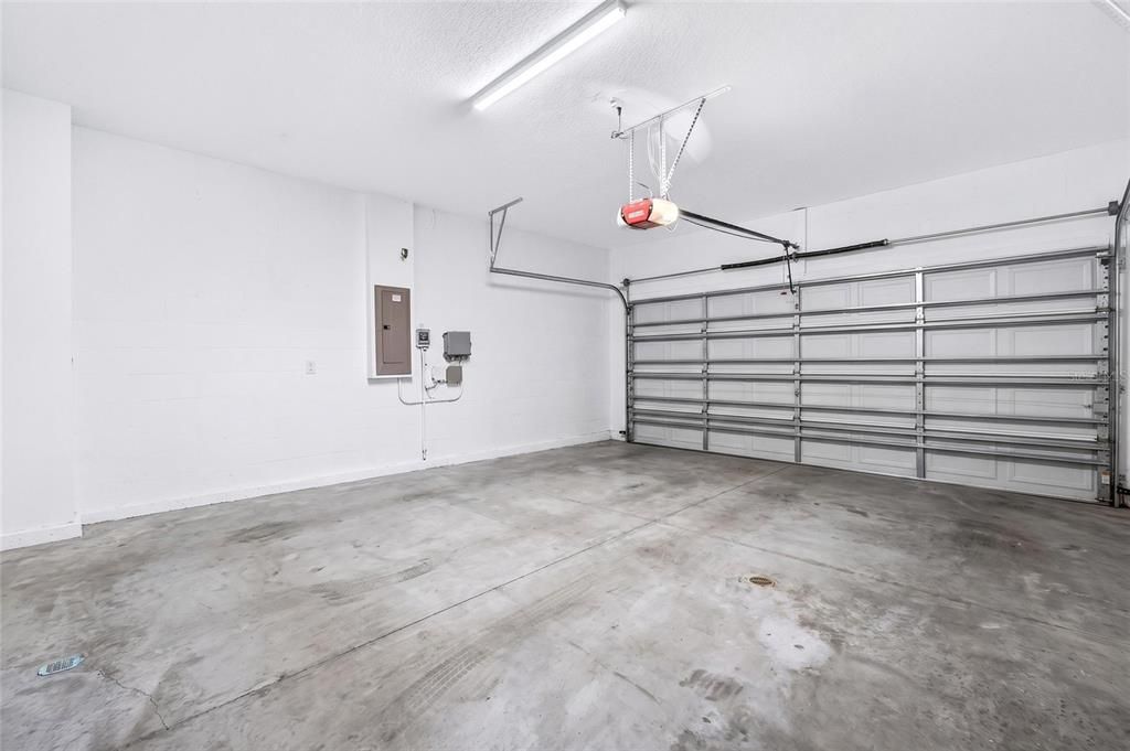 For Sale: $570,000 (4 beds, 2 baths, 2904 Square Feet)