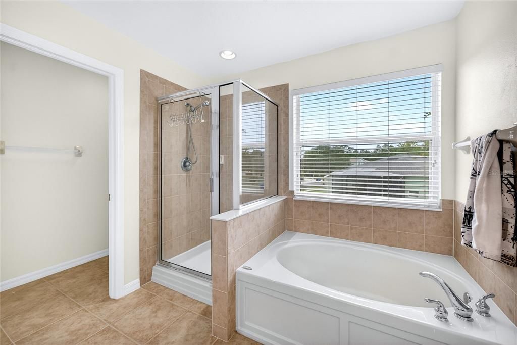 For Sale: $570,000 (4 beds, 2 baths, 2904 Square Feet)
