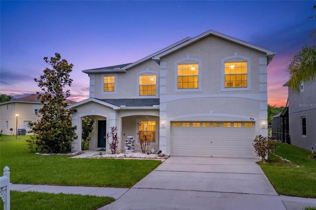 For Sale: $570,000 (4 beds, 2 baths, 2904 Square Feet)