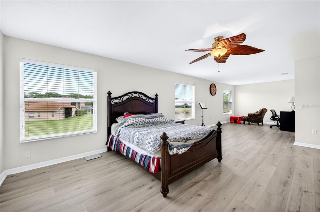 For Sale: $570,000 (4 beds, 2 baths, 2904 Square Feet)
