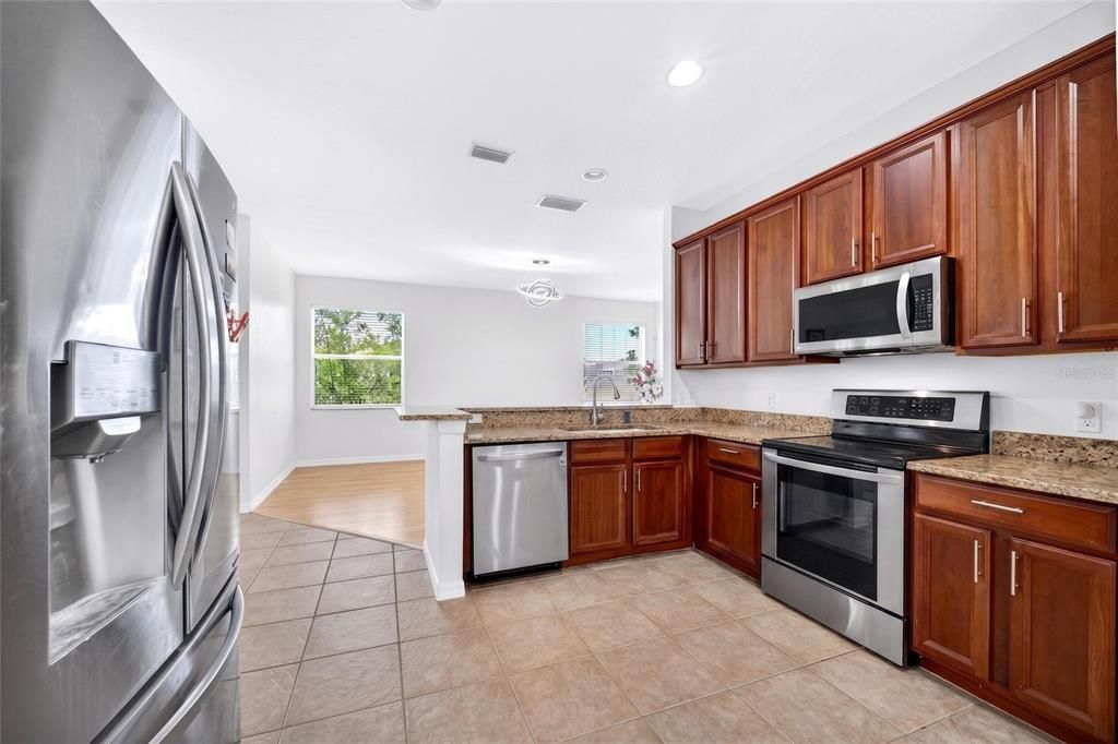 For Sale: $570,000 (4 beds, 2 baths, 2904 Square Feet)
