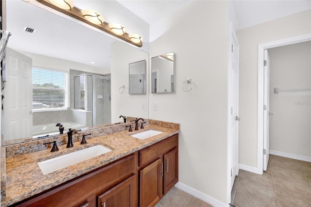 For Sale: $570,000 (4 beds, 2 baths, 2904 Square Feet)