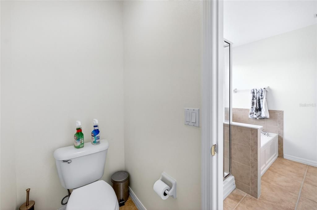 For Sale: $570,000 (4 beds, 2 baths, 2904 Square Feet)
