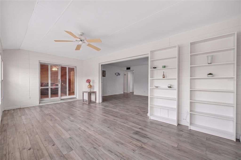 For Sale: $240,000 (2 beds, 2 baths, 1440 Square Feet)