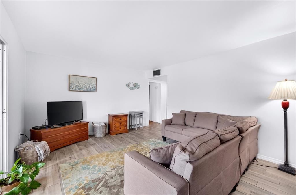 For Sale: $240,000 (2 beds, 2 baths, 1440 Square Feet)