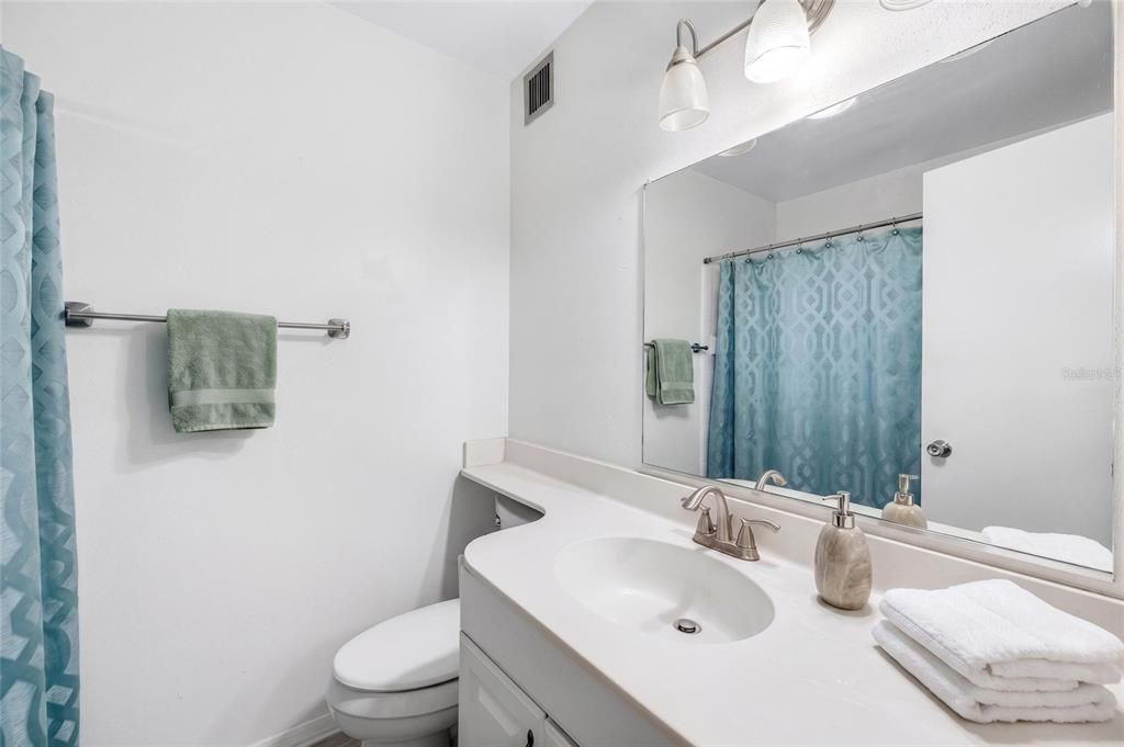For Sale: $240,000 (2 beds, 2 baths, 1440 Square Feet)