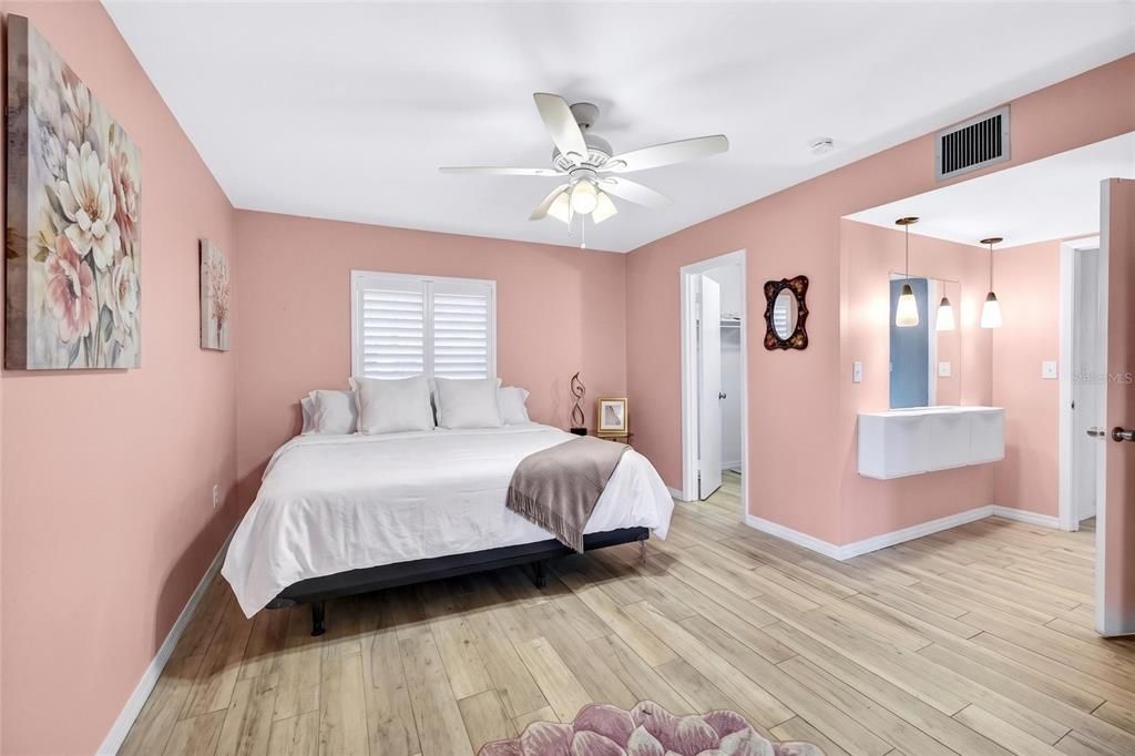 For Sale: $240,000 (2 beds, 2 baths, 1440 Square Feet)