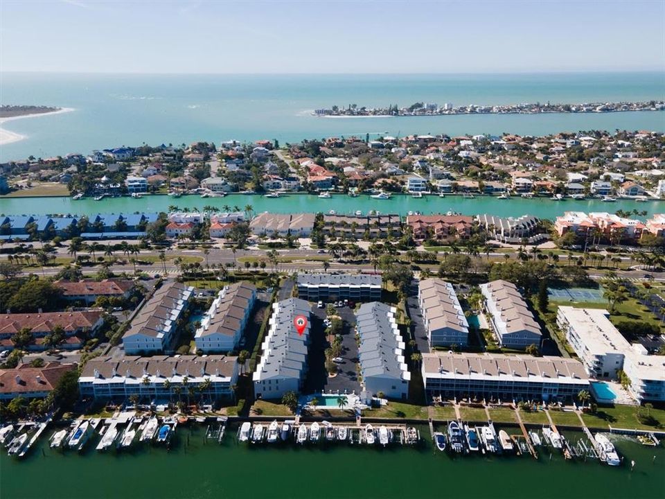 For Rent: $2,950 (2 beds, 2 baths, 1475 Square Feet)