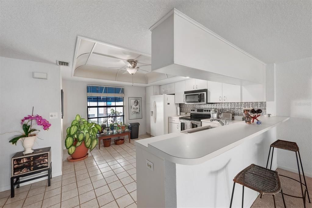 For Rent: $2,950 (2 beds, 2 baths, 1475 Square Feet)
