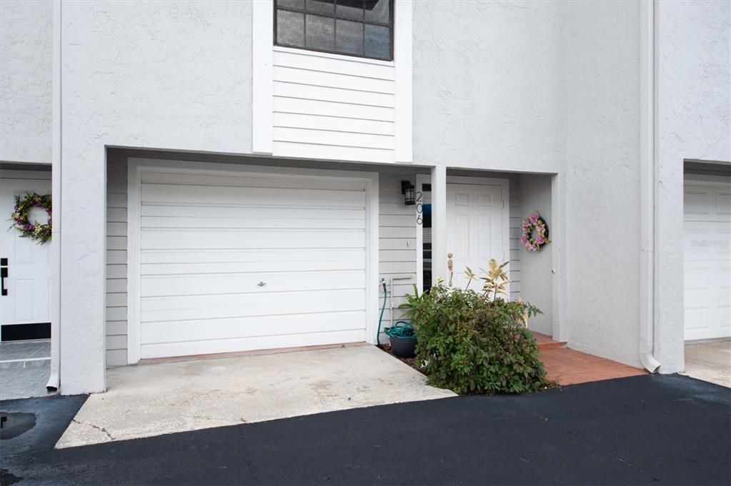 For Rent: $2,950 (2 beds, 2 baths, 1475 Square Feet)