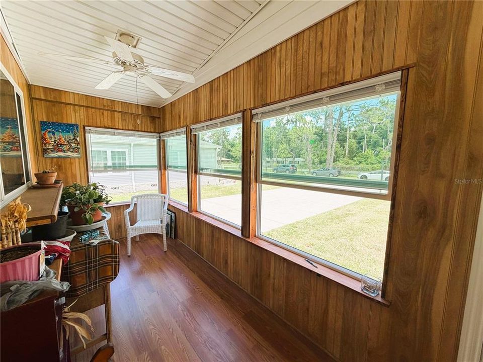 For Sale: $254,900 (3 beds, 2 baths, 1188 Square Feet)