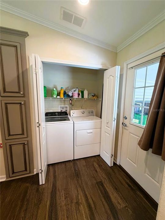 For Sale: $254,900 (3 beds, 2 baths, 1188 Square Feet)