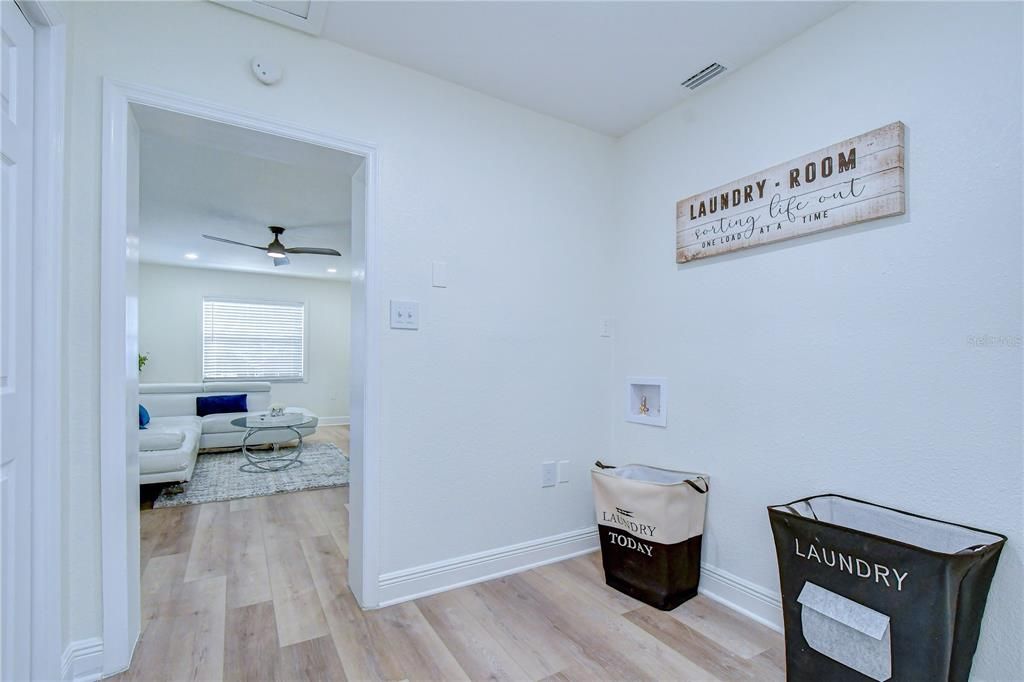 En Venta: $429,900 (3 camas, 2 baños, 1550 Pies cuadrados)