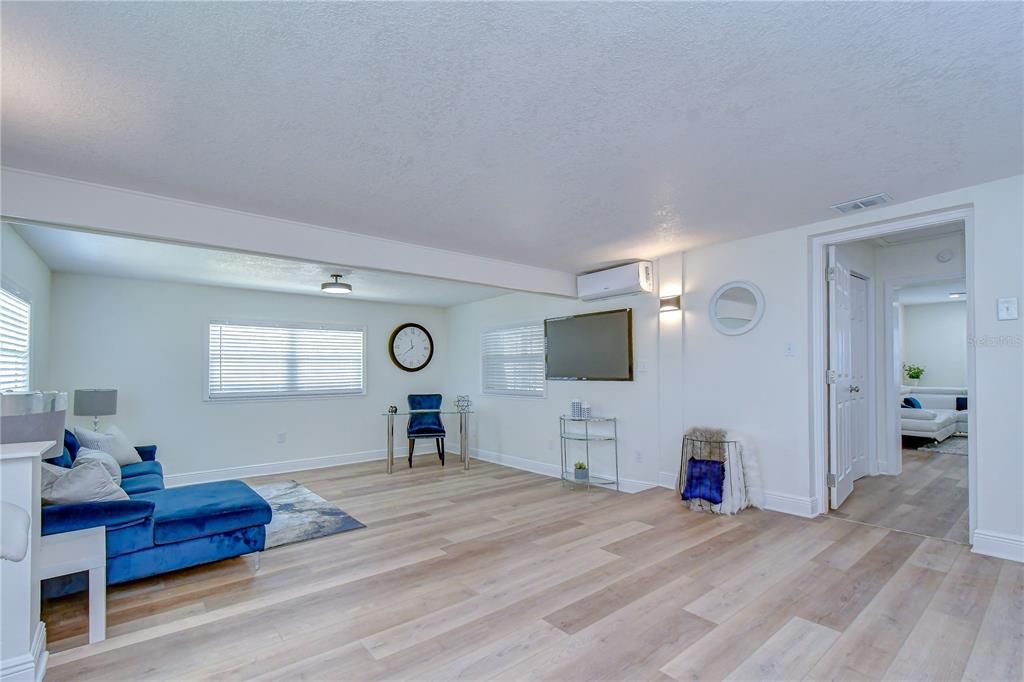 En Venta: $429,900 (3 camas, 2 baños, 1550 Pies cuadrados)