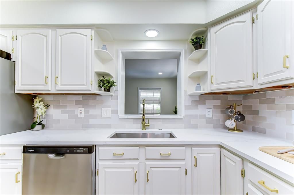 En Venta: $429,900 (3 camas, 2 baños, 1550 Pies cuadrados)