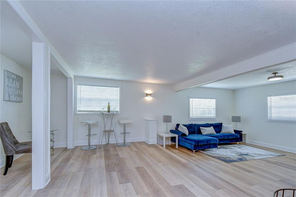 En Venta: $429,900 (3 camas, 2 baños, 1550 Pies cuadrados)
