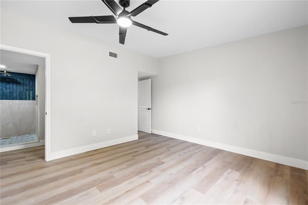For Sale: $248,900 (2 beds, 2 baths, 1190 Square Feet)
