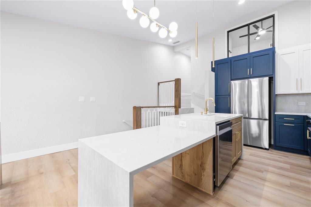 For Sale: $248,900 (2 beds, 2 baths, 1190 Square Feet)