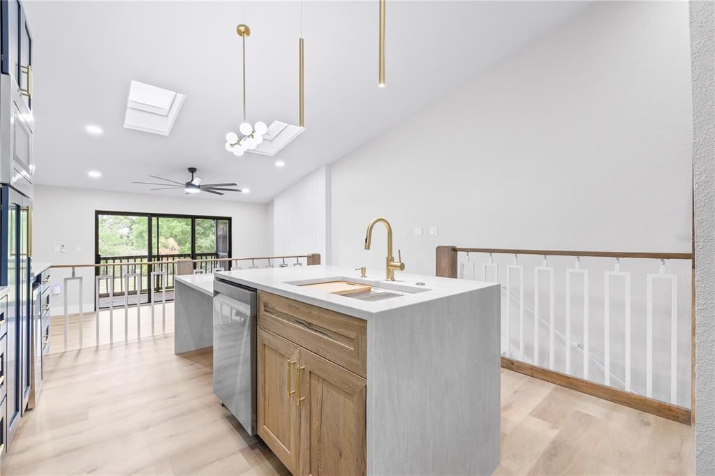 For Sale: $248,900 (2 beds, 2 baths, 1190 Square Feet)