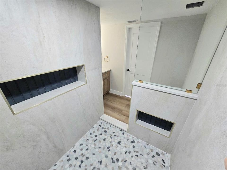 For Sale: $248,900 (2 beds, 2 baths, 1190 Square Feet)