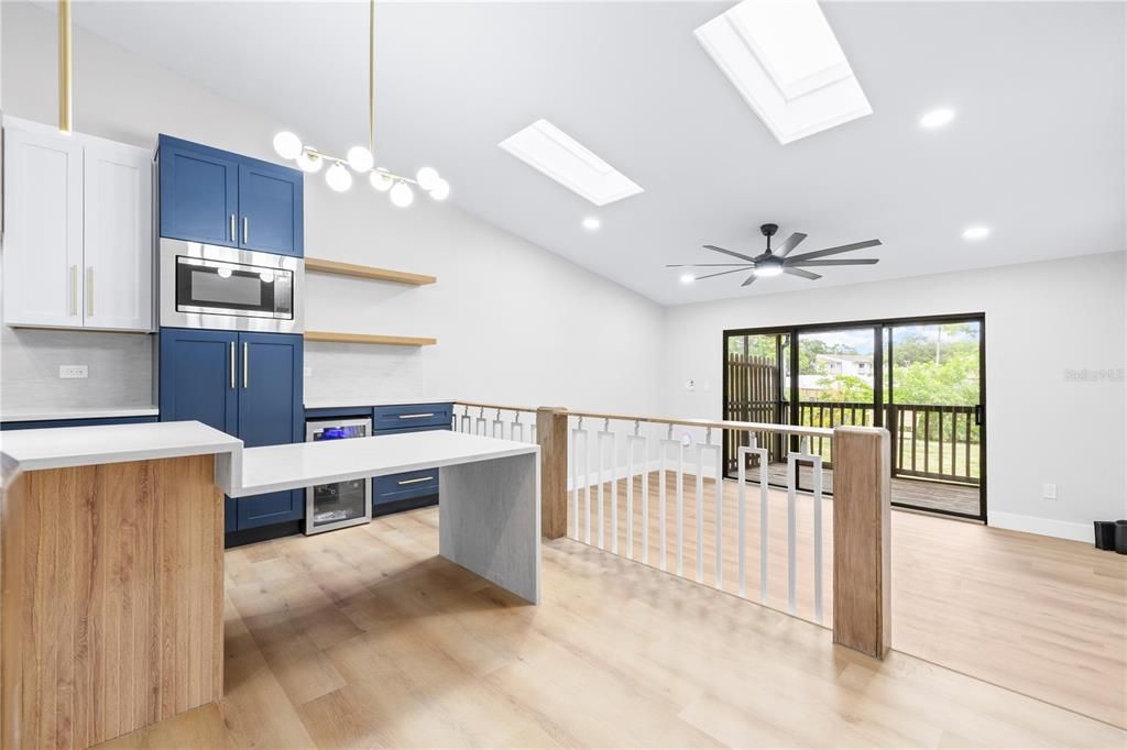 For Sale: $248,900 (2 beds, 2 baths, 1190 Square Feet)